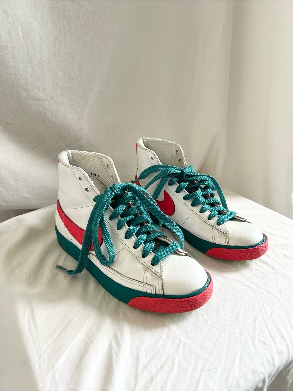 Womens Nike Blazer High 317808-161 White/Salmon/Teal VINTAGE High tops
